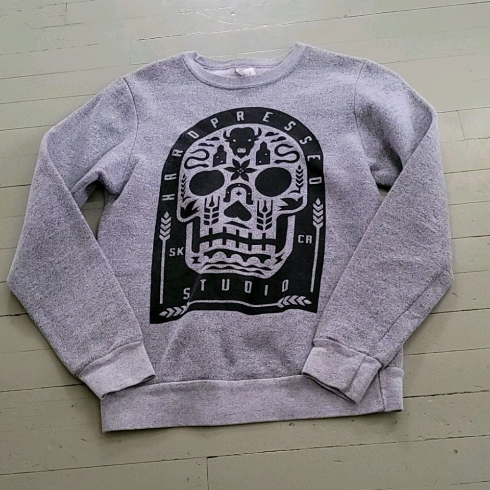 Hardpressed skull sweater